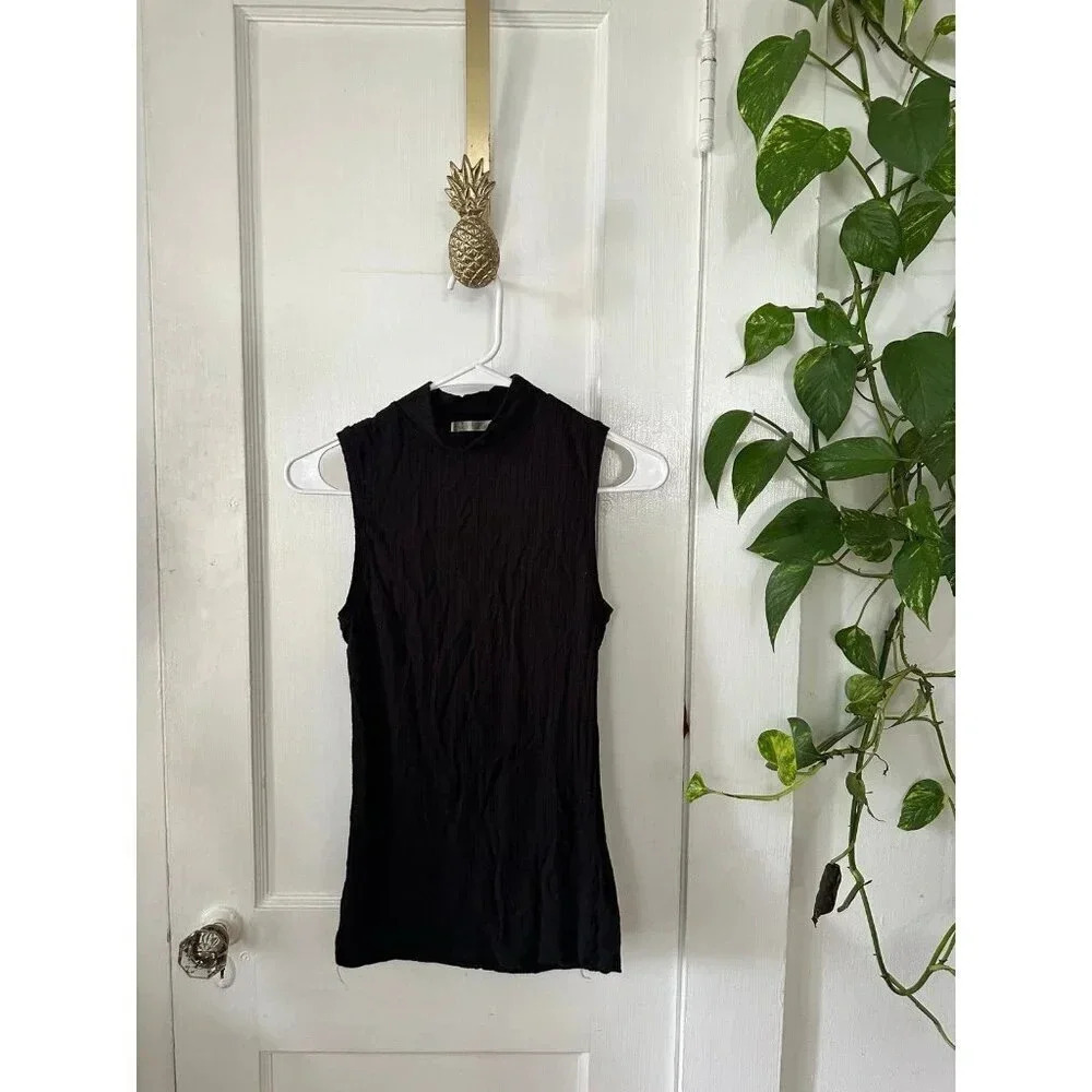 Heart & Hips women’s size small black turtleneck tank top